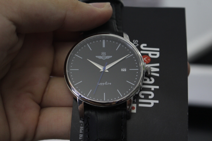 Vẻ đẹp huyền bí của chiếc đồng hồ nam SR Watch SG1055.4101TE
